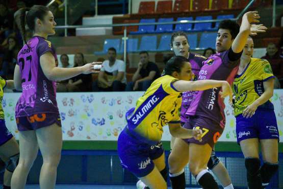 Gran victoria del Rocasa ante el Aula Valladolid por 15-23 (Foto TA)